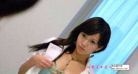 令你心跳的绝色大波美女性感走光了[6P]