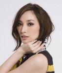 吴佩慈百变发型 全新夏日风