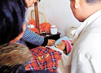 中年婦遭強姦割手筋　裝死逃命
