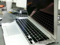 惨烈 当MacBook Air挑战大巴车