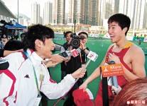 驚見老友扮記者 劉翔運動場獨照基仔