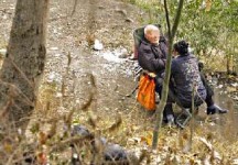 武漢景點驚見妓女，為客就地色情按摩