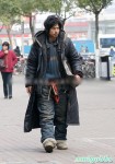 “究極華麗第一極品路人帥哥”--“潮人”乞丐走紅網絡