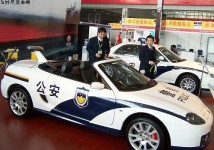 别拿跑车不当警车！国内首款警用跑车现身南京