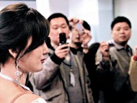 滬成人展　 AV女瘋魔龍友