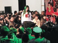 滬成人展　 AV女瘋魔龍友