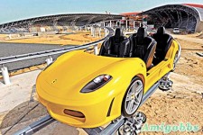 法拉利過山車 200km/h狂飆