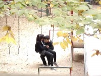 这1男1女在干啥捏？