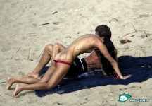 2009章子怡艳照门!海滩露乳露点遭无耻偷拍!