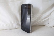 Apple 員工涉公開新Iphone