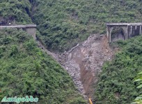 重慶一座建成12年大橋垮塌