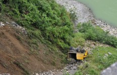 重慶一座建成12年大橋垮塌
