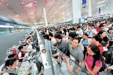 雷雨襲北京　航空癱瘓逾萬旅客滯留