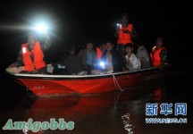 江西抚河决口约400余米 威胁下游逾14万人安全