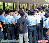 政改方案表決　 80後今包圍立會