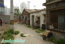 北京闹市区岿然不动的"钉子户"