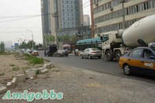 北京闹市区岿然不动的"钉子户"