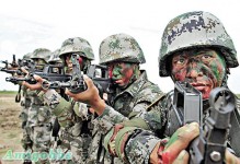 解放軍實彈演練撼美韓軍演