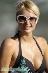 Paris Hilton -------------------------------------sexy乳溝