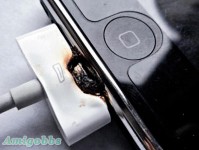 喬布斯： iPhone 4可退貨