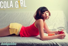 背心短褲少女