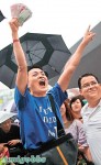北京蘋果狂迷排 3天　冒雨爭購 iPad