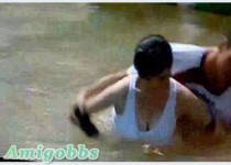 “落水门”中不慎走光女主角照片曝光