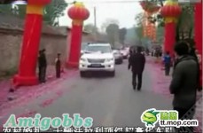 最牛农村婚礼 法拉利 保时捷 宾利 兰博基尼豪车列队