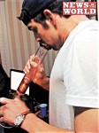 水怪費斯違禁吸大麻