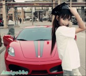 大陸美女劉詩涵- Lamborghini與Ferrari 展示不同美感