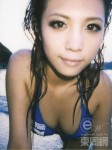 葛民輝新寵 "黑Bra少女噴血寫真"
