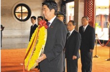 李登輝聲稱：台灣人也該到靖國神社鞠躬(圖)