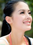 甜笑清純的美女