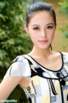 甜笑清純的美女