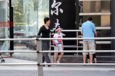 成龍私生女私房照曝光，“小龍女”已10歲