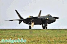 解放軍隱形戰機現真身