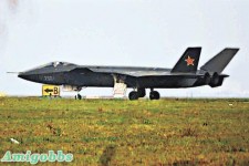 解放軍隱形戰機現真身