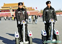 「智能單警車」巡天安門