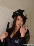 小模的女警裝扮