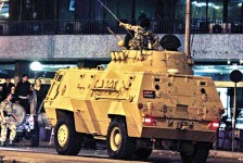 埃及11省爆衝突　民眾接管蘇彝士市