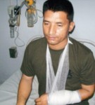 [轉貼]  尼泊爾士兵單挑四十色魔