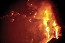 瀋陽第一高樓燒通頂