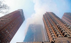 瀋陽第一高樓燒通頂