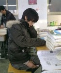 上堂玩手機最高境界