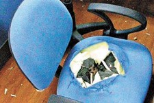 鋼條插肛門,少年失血過多不治