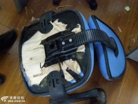 鋼條插肛門,少年失血過多不治