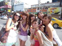 同一班女去墾丁玩! 好多比基尼!!爽‏