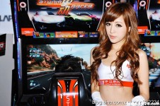 電眼正妹~陳諾~性感露溝當Show Girl