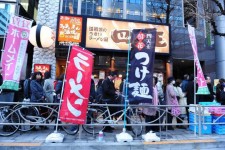 日本震后秩序井然