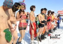 新疆天池出現裸體滑雪者 (18+)